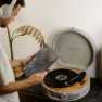 Houten retro platenspeler met ingebouwde speakers, Bluetooth® en AT3600L cassette Grijs